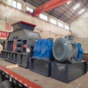 2PGY1200x800液壓對輥制砂機發往吉林 石英石制砂