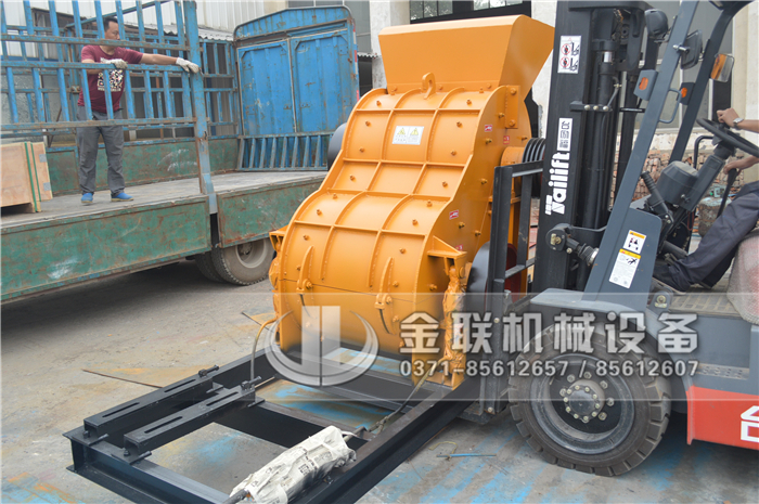 時(shí)產(chǎn)15噸煤泥粉碎機(jī)哪個(gè)廠家好，有哪些型號(hào)可選？