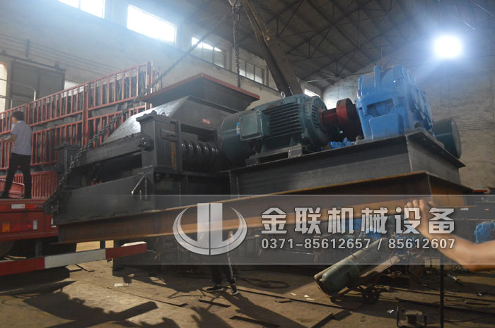 大、中、小型對(duì)輥制沙機(jī)的參數(shù)分別是多少? 大、中、小型對(duì)輥制沙機(jī)的參數(shù)分別是多少?