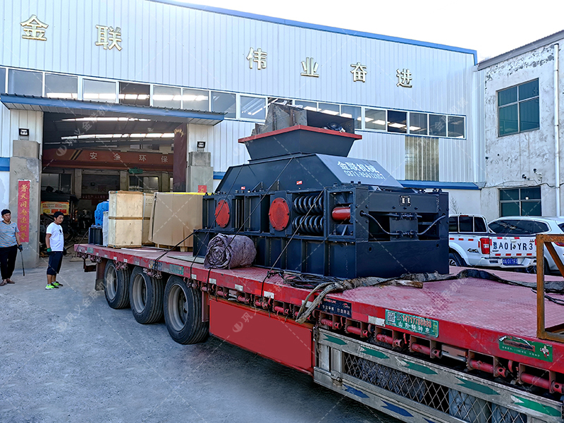 2PG1200x800半自動(dòng)液壓對輥破碎機(jī) 大型破碎機(jī)發(fā)貨