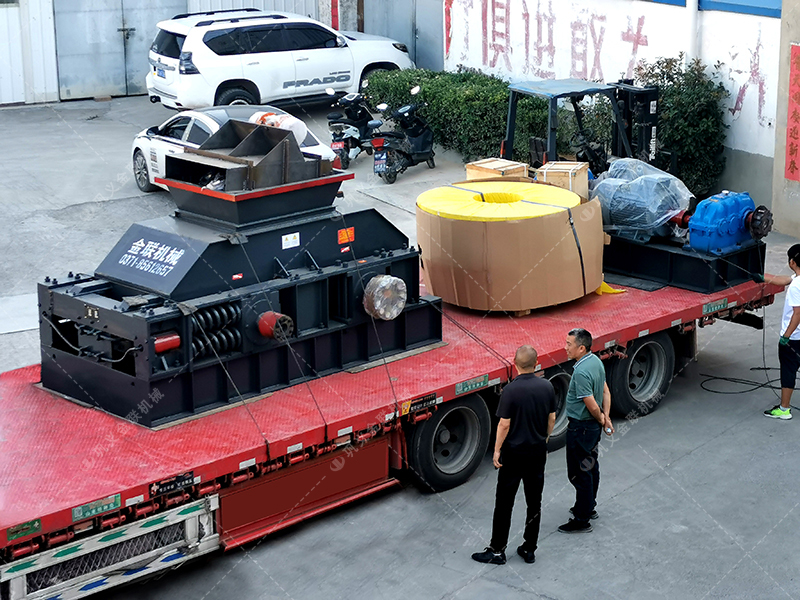 2PG1200x800半自動(dòng)液壓對輥破碎機(jī) 大型破碎機(jī)發(fā)貨