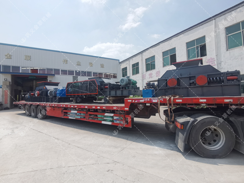 2PGC900X900雙齒輥破碎機發(fā)貨圖片_發(fā)往內(nèi)蒙古赤峰_破碎煤 2PGC900X900雙齒輥破碎機發(fā)貨圖片_發(fā)往內(nèi)蒙古赤峰_破碎煤