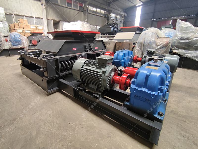 600X900雙齒輥破碎機(jī)發(fā)貨圖片_發(fā)往安徽淮南_破碎煤矸石 600X900雙齒輥破碎機(jī)發(fā)貨圖片_發(fā)往安徽淮南_破碎煤矸石