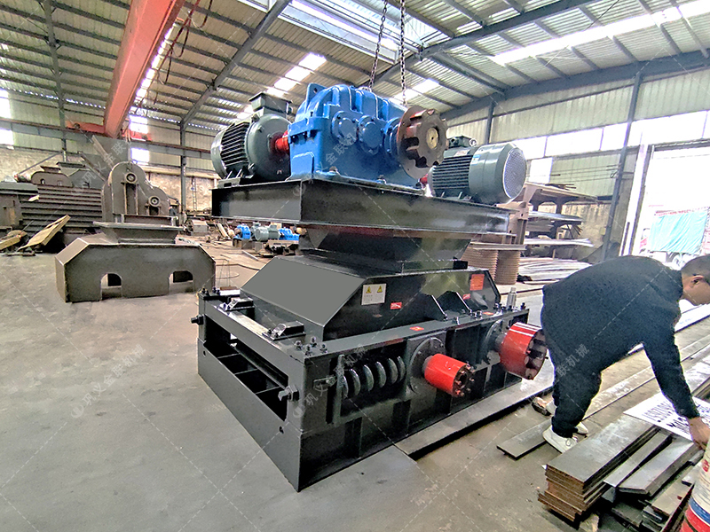 2PGC0609雙齒輥破碎機發貨圖片_發往青海格爾木_破碎鎳礦