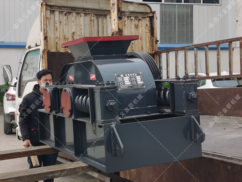 2PGC400X250小型雙齒輥破碎機發貨圖片_發往江蘇徐州_破碎玻璃