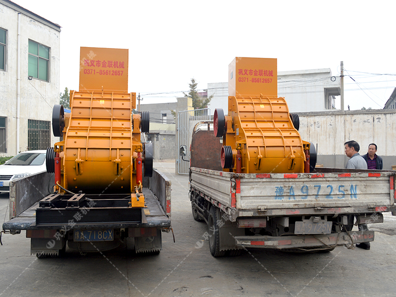 兩臺800X800雙級粉碎機發貨圖片_發往廣西南寧_破碎鐵礦石