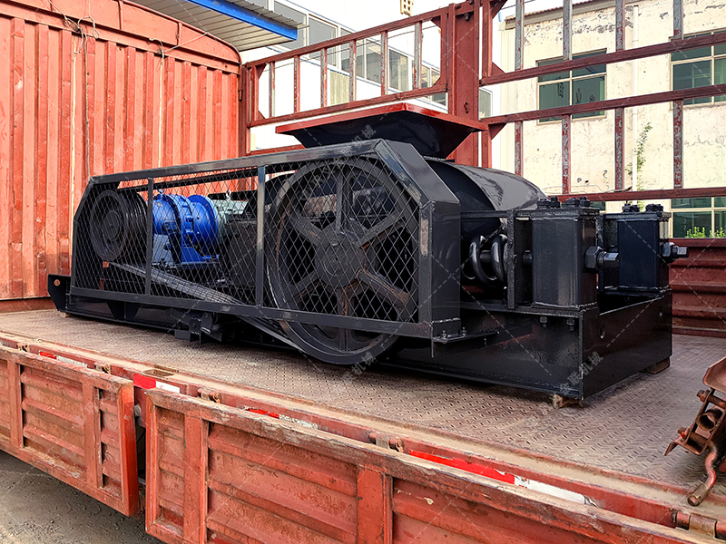 2PG610X400對輥破碎機發貨圖片_發往福建龍巖_鵝卵石制沙