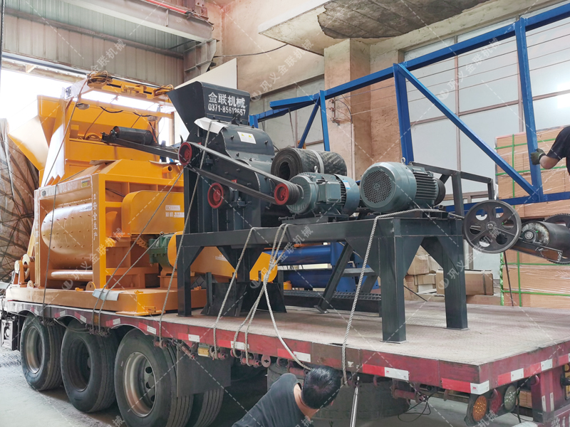 小型雙級粉碎機(jī)和雙齒輥易損件發(fā)貨圖片 小型雙級粉碎機(jī)和雙齒輥易損件發(fā)貨圖片