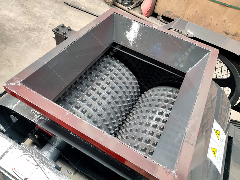 雙齒輥破碎機(jī)的結(jié)構(gòu)設(shè)計(jì)有哪些獨(dú)特之處?為何如此耐用? 雙齒輥破碎機(jī)的結(jié)構(gòu)設(shè)計(jì)有哪些獨(dú)特之處?為何如此耐用?