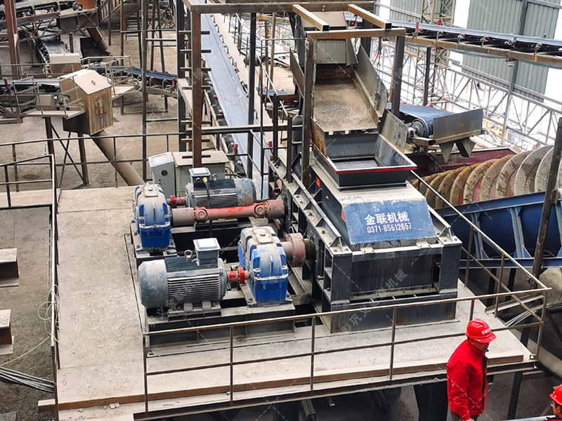 液壓對輥制砂機在公路建設中相比其他設備有何獨特優勢? 液壓對輥制砂機在公路建設中相比其他設備有何獨特優勢?