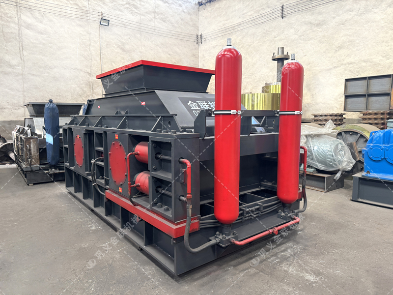 砂石業(yè)“產(chǎn)能成本雙難”？液壓對輥制砂機(jī)給出破局新解