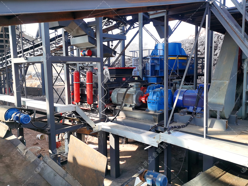 砂石業(yè)“產(chǎn)能成本雙難”？液壓對輥制砂機(jī)給出破局新解