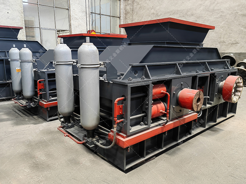 砂石廠實地探訪：一臺1210液壓對輥破碎機如何“通吃”河卵石和尾礦?