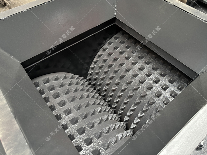 煤矸石破碎，為什么“擠”比“砸”更值錢？雙齒輥破碎機給出答案